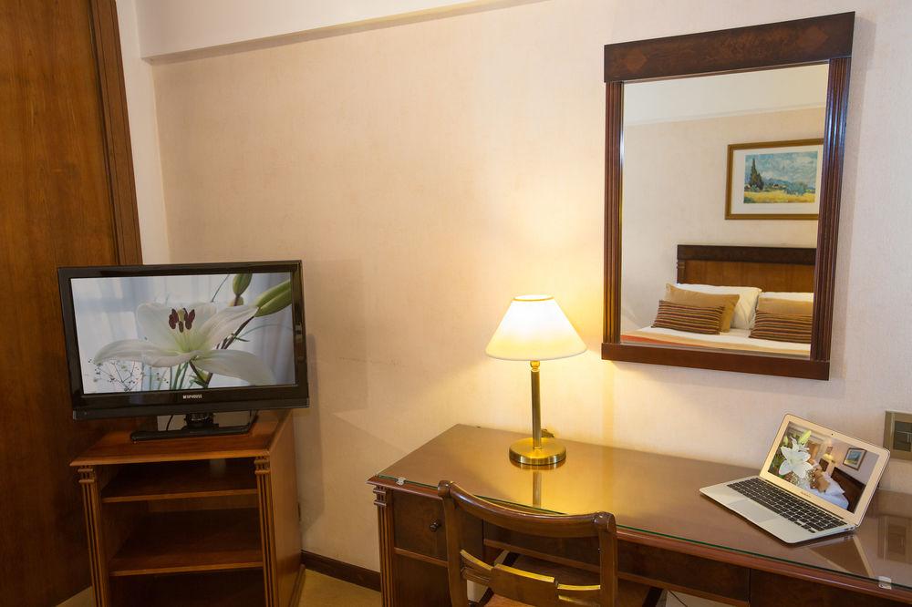 Hotel Hr Plaza Luxor Buenos Aires Exterior photo